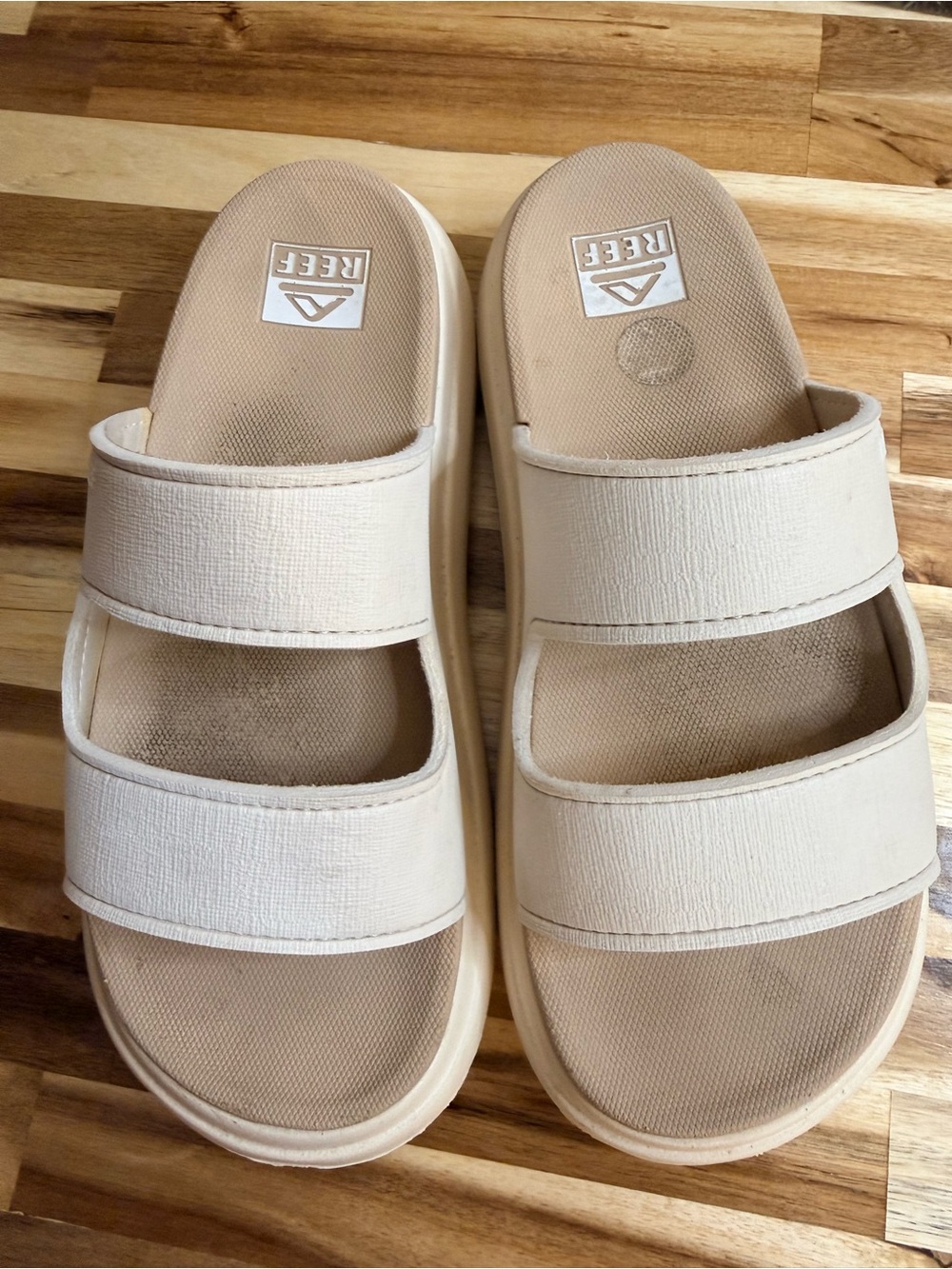 Reef Slide Sandals in Light Beige beach tennis prep preppy collegiate minimalist